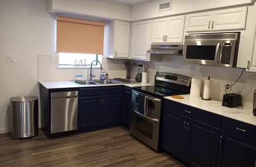 Cottage Line Condo | Beachside Retreat 5 Minute Walk from the beach. Neighboring Virginia Beach!