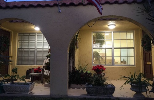 East Boca Raton House | Beachy Duplex Walk/Run/Ride to Beach !