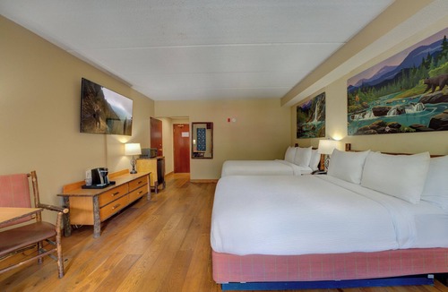 Gatlinburg Hotel | Bearskin Lodge on the River