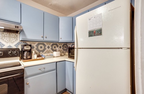 Beaufort Apartment | Beaufort Home w/Patio 3 Mi to Downtown!