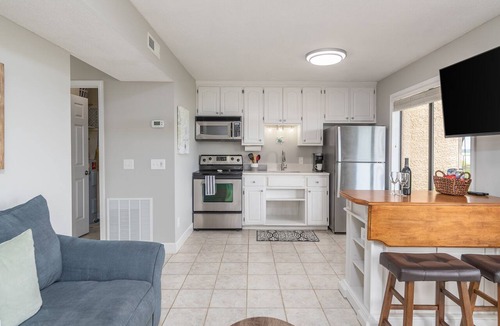 Shell Point Condo | Beaufort's Blue Heron Hideaway on Battery Creek