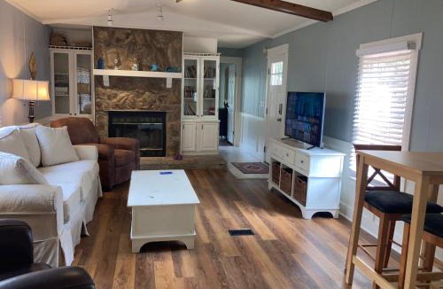 Burton House | Beaufort SC New Renovation, Close to Parris Island, Historic Downtown, Beautiful Beaches, Sleeps 6