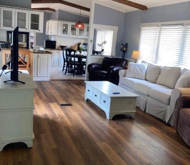 Burton House | Beaufort SC New Renovation, Close to Parris Island, Historic Downtown, Beautiful Beaches, Sleeps 6