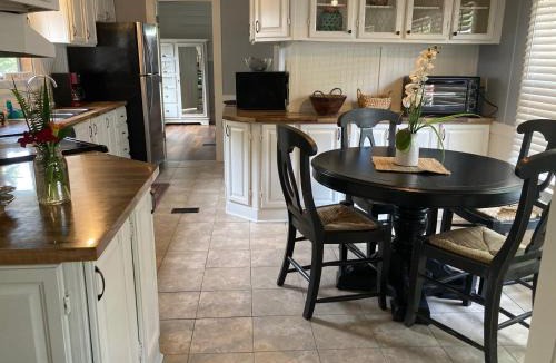 Burton House | Beaufort SC New Renovation, Close to Parris Island, Historic Downtown, Beautiful Beaches, Sleeps 6