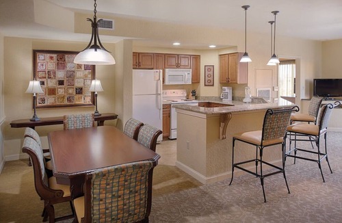 Bay Lake Hotel | Beautiful 1 Bedroom Suite - Orlando, Florida!