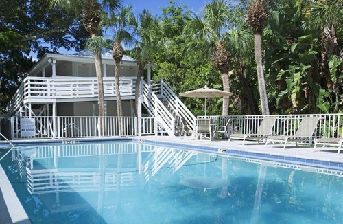 Whitney Beach Apartment | Beautiful 1 bedroom unit at resort, sleeps 4