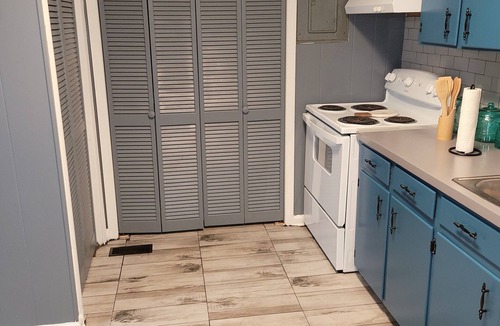Orangeburg House | Beautiful 2-bdrm house with game room & AC in Orangeburg! Family & Pet Friendly!