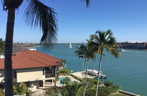 Isles of Capri Apartment | Beautiful 2 BR, 2 Bath condo on Isles of Capri, 5 mile to Marco Island