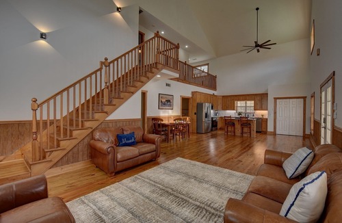 Gainesville House | Beautiful 3/3 Barndominium at Hawks Creek Farm