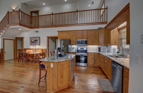 Gainesville House | Beautiful 3/3 Barndominium at Hawks Creek Farm