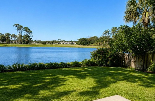 Atlantic Beach House | Beautiful 3-bedroom house on lake in Atlantic Beach