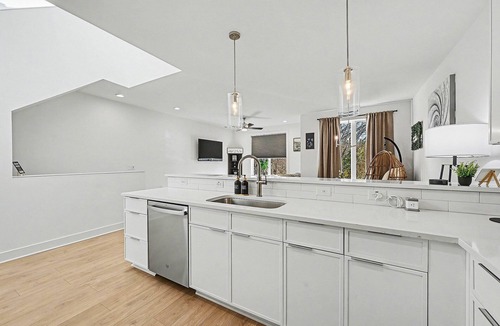 Downtown House | Beautiful 3-bedroom townhome with RoofTop Close to NC State