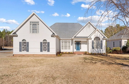 Fuquay-Varina House | Beautiful 4-bedroom house with High Ceilings in charming Fuquay-Varina
