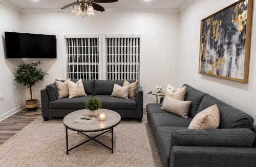 East County Civic Group Apartment | Beautiful And Modern, Valrico Apartment