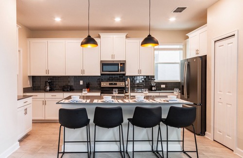 St. Cloud House | Beautiful and Spacious 5 Bed Pool Home-700SS