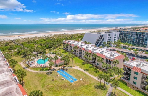 Butler Beach Condo | Beautiful Beach Condo, Pools, Bikes, Short Walk to the Beach