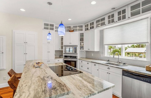 Beachwalk House | Beautiful Beachfront House With Amazing Views!