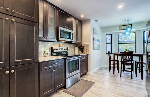 Kings Lake House | Beautiful Cozy 3-bedroom House