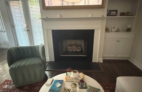 Ashbrook - Clawson Village Condo | Beautiful designer home located near SouthEnd, LoSo, Rail and Uptown