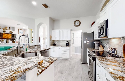 Lakewood Park House | Beautiful Fort Pierce Beachside House — Dog-Friendly, Fenced-In Backyard & Prime Location! 🌴