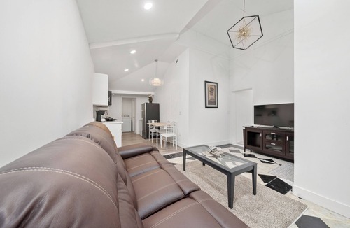 Sanford Apartment | Beautiful Home - Clean & Bright