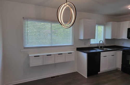 Gracewood House | Beautiful Home looking for the right tenant, Great for Student or Travel Nurse.
