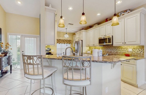 Falcons Glen House | Beautiful home w/heated in ground pool, wifi, dog-friendly, and sundeck