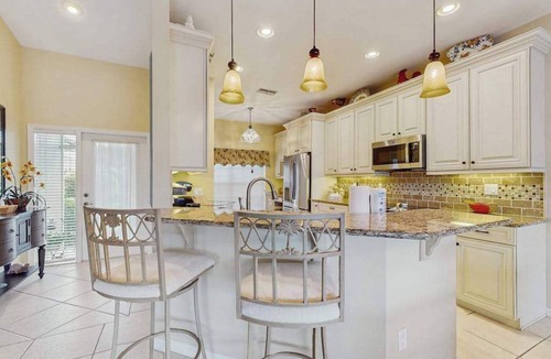 Falcons Glen House | Beautiful home w/heated in ground pool, wifi, dog-friendly, and sundeck