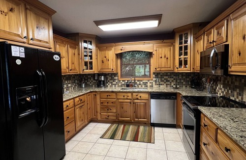 Topton House | Beautiful Lake Nantahala Home-Lakefront with Amazing Views-Private Dock+Boat