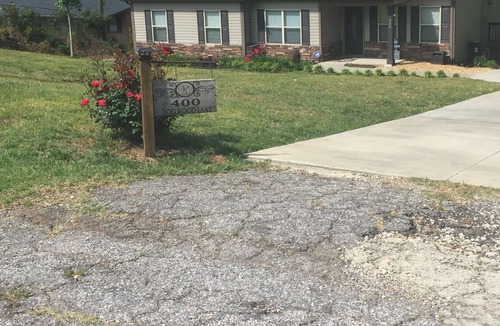 Townville House | Beautiful Lakefront 4 bedroom home - Dock -Kayaks -Sunsets - Pet Friendly