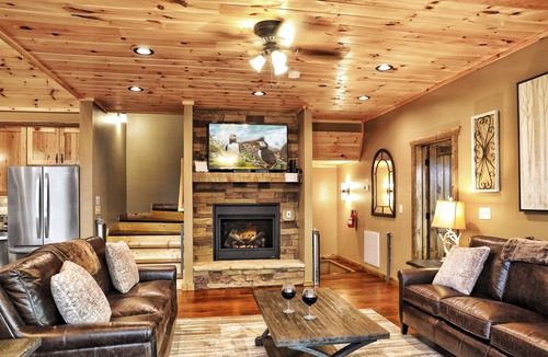 Chalet Village North Cabin | BEAUTIFUL Luxury VIEW Cabin! 4 Master Suites! 5 fireplaces! 3 Decks! Hot Tub!