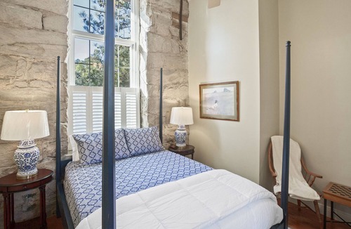 Wake Forest Condo | Beautiful Modern Apartment in Historical Building on the Water 28 nights or more