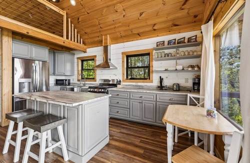 Tellico Plains Cabin | Beautiful mountain top cabin with the best 180º view in Tellico Plains!