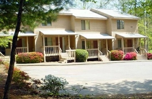 Pickens House | Beautiful Mountain Golfing Getaway Located on The Rock Golf Course
