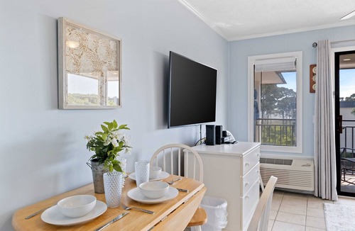 Hilton Head Island Condo | Beautiful Ocean View - Walk to Coligny