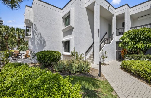 Indian River Shores Condo | Beautiful ocean front condo, with breath taking sunrises over the Atlantic Ocean