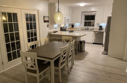 Emerald Isle House | Beautiful ocean side escape in the heart of Emerald Isle, NC