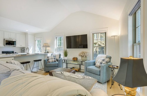 Raleigh Cottage | Beautiful Raleigh Cottage Rental: 5 Mi to Downtown