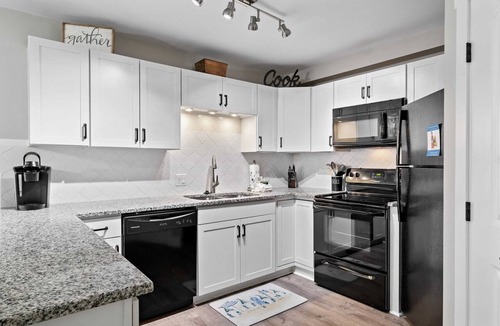 Hilton Head Island Condo | Beautiful Spacious w/Indoor Outdoor Pool, Hot Tub, Tennis, Pickle Ball & Beach !