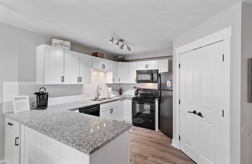 Hilton Head Island Condo | Beautiful Spacious w/Indoor Outdoor Pool, Hot Tub, Tennis, Pickle Ball & Beach !