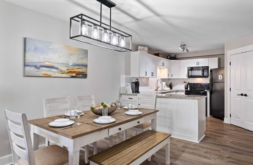 Hilton Head Island Condo | Beautiful Spacious w/Indoor Outdoor Pool, Hot Tub, Tennis, Pickle Ball & Beach !