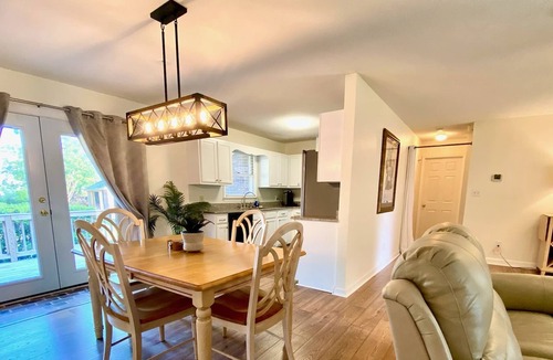 Kings Grant House | Beautiful sunny two bedroom home 5 minutes from the beach