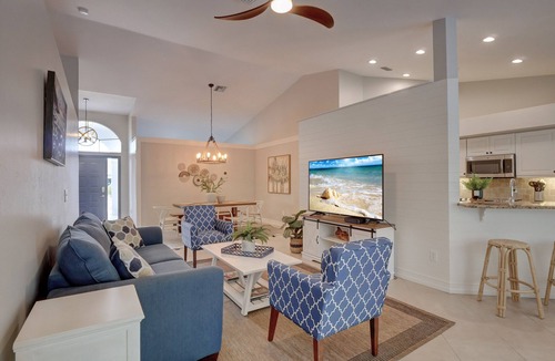Crown Pointe House | Beautiful Updated Home, Private Pool, Minutes from Downtown 5th Ave & Beaches!