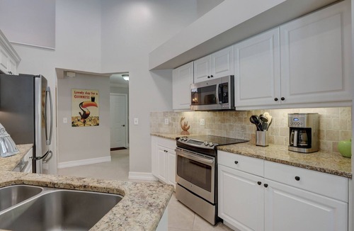 Crown Pointe House | Beautiful Updated Home, Private Pool, Minutes from Downtown 5th Ave & Beaches!