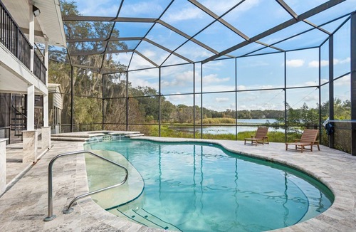 Limona Improvement House | Beautiful Waterfront Home -Pool with Jacuzzi