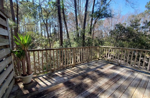 Charleston House | Beautifully Furnished Townhouse on James Island, 3 minutes to Downtown.