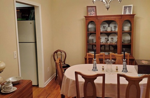 Seneca House | bedroom available in my house in lovely Seneca. 5 miles from Clemson University