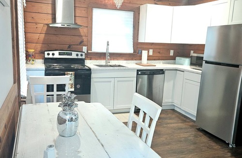 Lawrenceville Cottage | Best Kept Secret, cozy cottage in Gwinnett 25 mins from Atlanta with no traffic