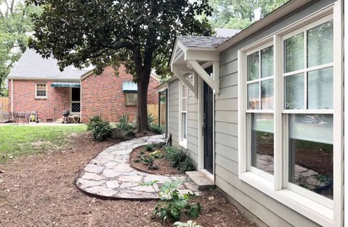 Downtown Apartment | Best Tiny House In Town!