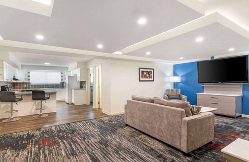 Oakwood Hotel | Best Western Plus Lake Lanier/gainesville Hotel & Suites